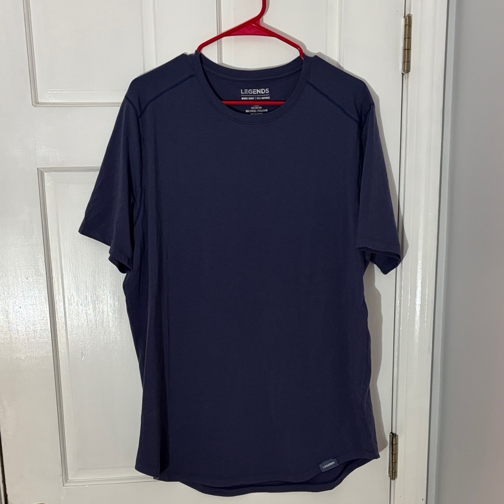 NWOT Legends Men’s Navy Short-Sleeve Performance Shirt